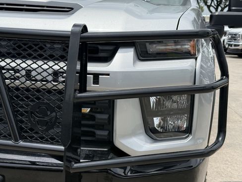 Used 2023 Chevrolet Silverado 2500 Custom w/ Custom Value Package AWD/4WD image 10