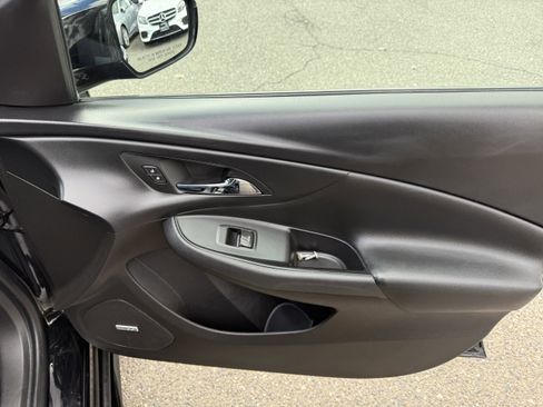 Used 2018 Chevrolet Volt Premier w/ Driver Confidence Package image 7