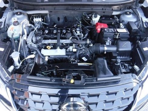 Used 2021 Nissan Kicks SV image 6