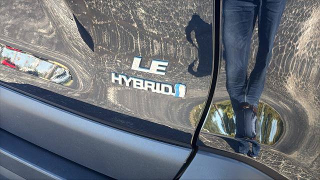 Certified 2022 Toyota RAV4 LE AWD/4WD image 8