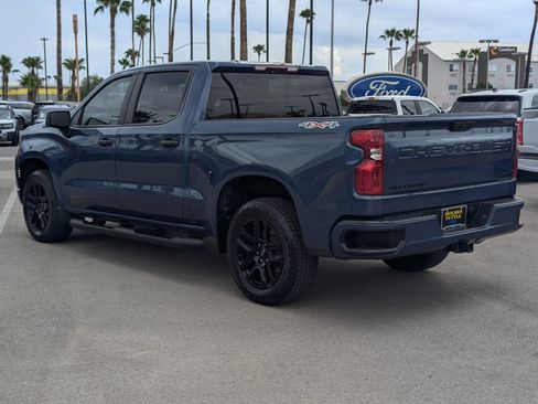 Used 2024 Chevrolet Silverado 1500 Custom w/ Turbomax Blackout Package AWD/4WD image 4