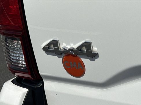 Used 2020 Toyota Tacoma SR AWD/4WD image 18