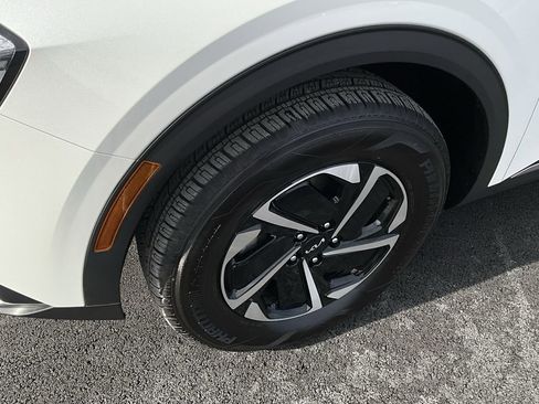 Used 2023 Kia Sportage LX image 23