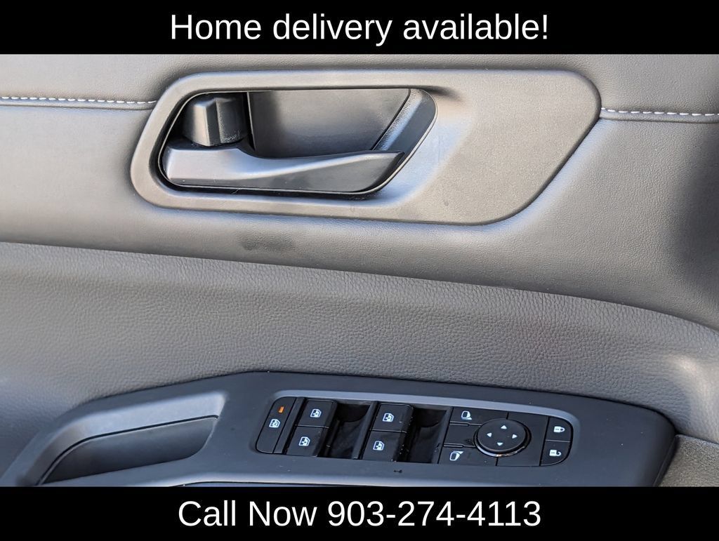Used 2026 Nissan Pathfinder SV FWD image 24