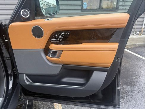 Used 2019 Land Rover Range Rover Autobiography image 36
