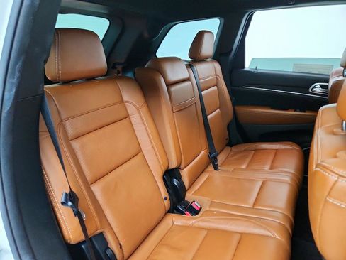 Used 2016 Jeep Grand Cherokee SRT image 30