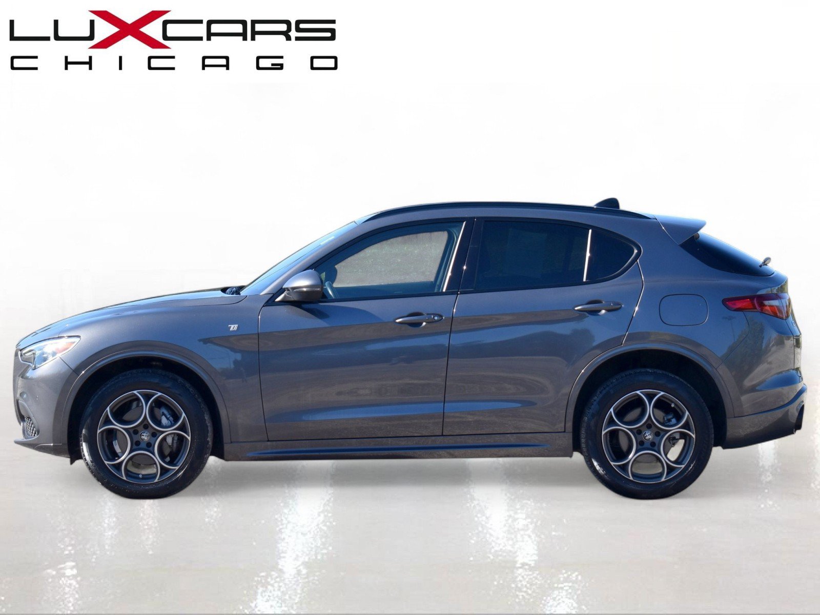 Used 2022 Alfa Romeo Stelvio Ti w/ Active Assist Plus Package AWD/4WD image 5