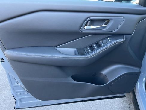 New 2026 Nissan Rogue SV AWD/4WD image 18