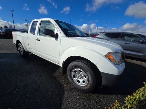 Used 2021 Nissan Frontier S image 1