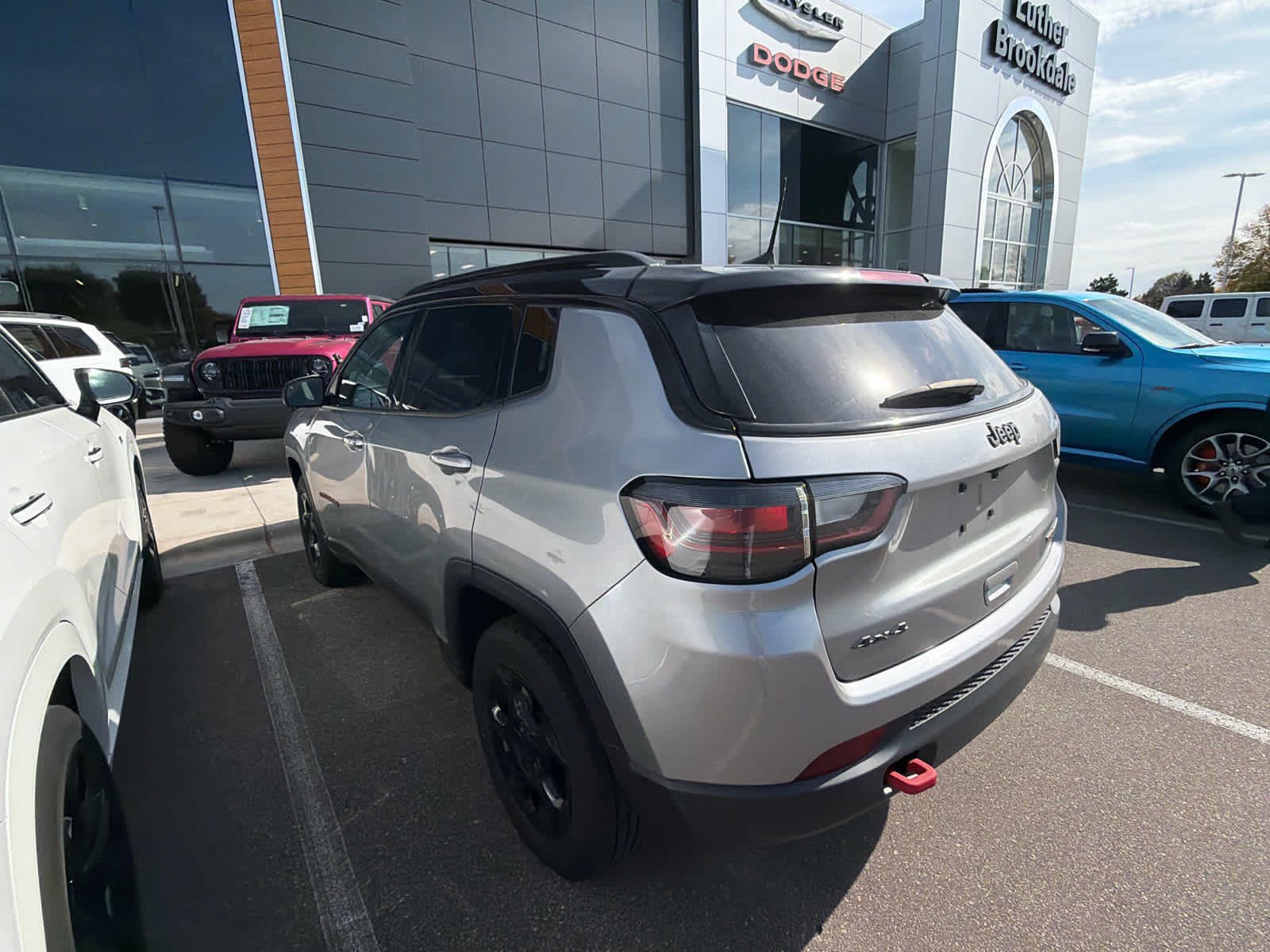 Used 2023 Jeep Compass Trailhawk w/ Trailhawk Elite Group AWD/4WD image 6