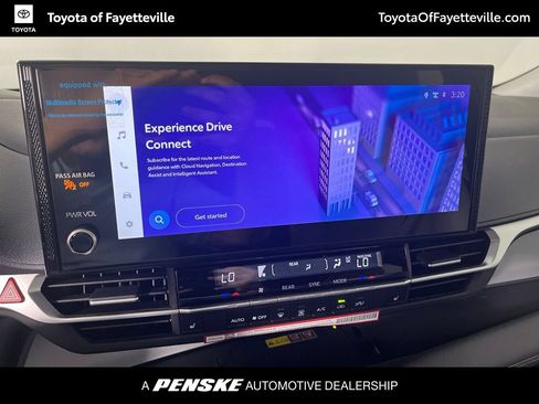 Used 2026 Toyota Sienna XLE FWD image 31