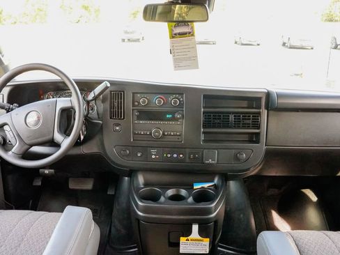 Used 2025 GMC Savana 3500 LT w/ LT Preferred Equipment Group RWD image 14
