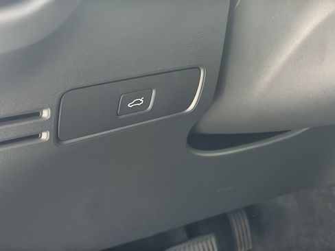 Certified 2026 Volvo XC40 B5 Plus AWD/4WD image 13