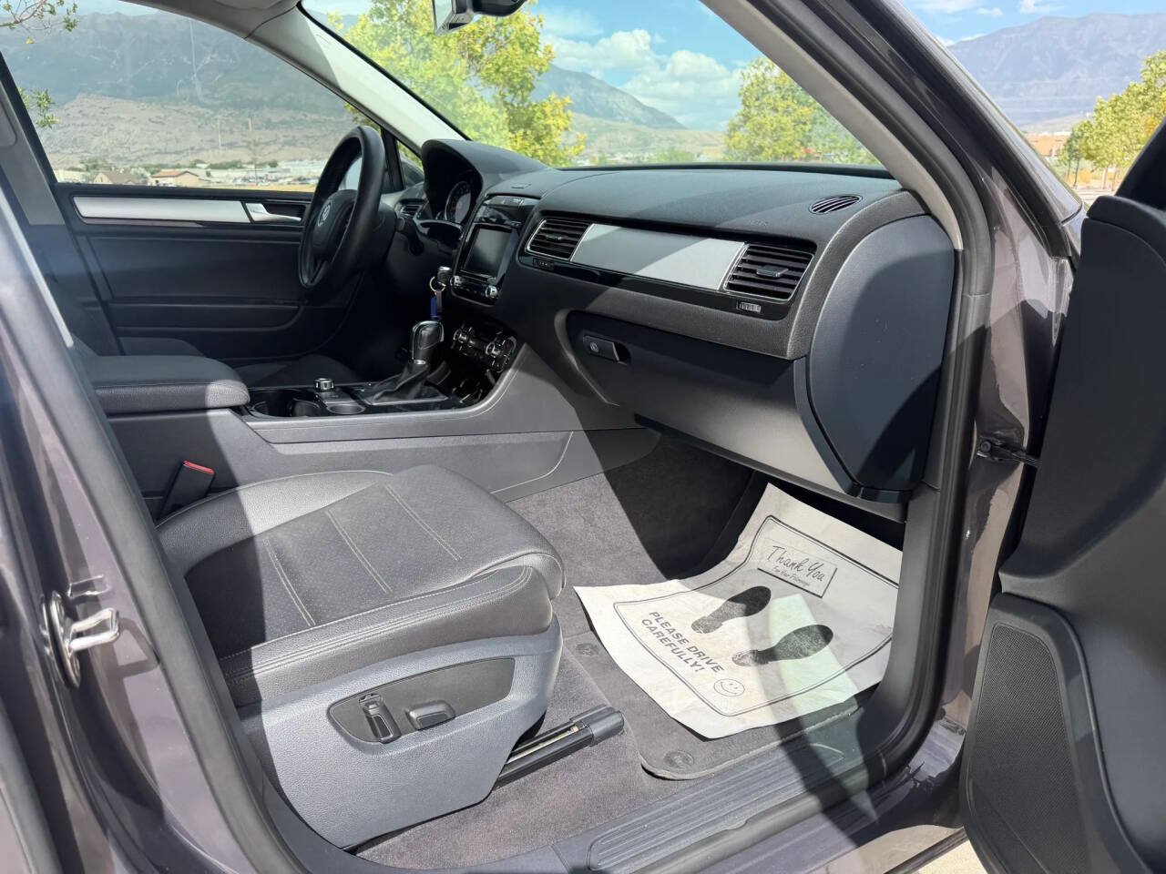 Used 2013 Volkswagen Touareg VR6 AWD/4WD image 16