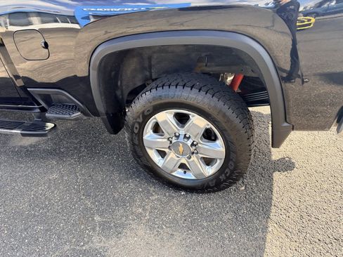 Used 2022 Chevrolet Silverado 2500 LTZ image 10