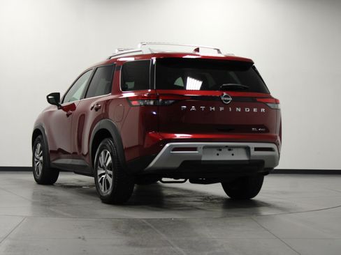 Used 2022 Nissan Pathfinder SL AWD/4WD image 6