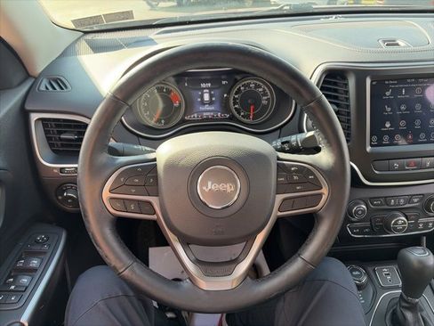 Used 2021 Jeep Cherokee Latitude Lux w/ Comfort/Convenience Group image 11