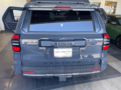 Used 2025 Toyota 4Runner TRD Off-Road AWD/4WD image 24