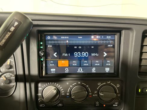 Used 2001 GMC Yukon XL SLT AWD/4WD image 18