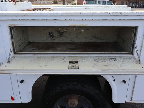 Used 2006 Ford F350 XL image 16