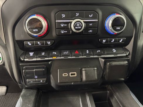 Used 2020 GMC Sierra 3500 Denali w/ Denali Ultimate Package image 22