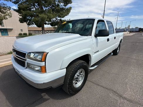 Used 2007 Chevrolet Silverado 1500 LT w/ Skid Plate Package AWD/4WD image 10