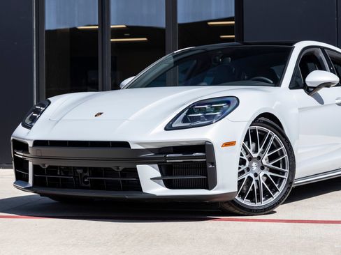 Certified 2025 Porsche Panamera 4 AWD/4WD image 7
