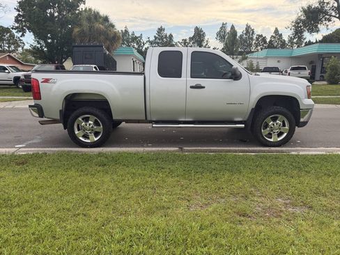 Used 2012 GMC Sierra 2500 SLE w/ SLE Preferred Package AWD/4WD image 8