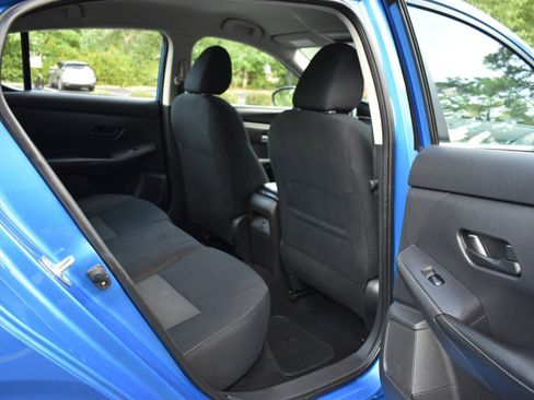 Used 2024 Nissan Sentra SV FWD image 11
