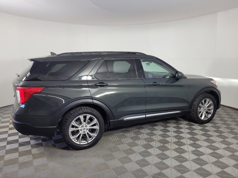 Used 2022 Ford Explorer XLT w/ Equipment Group 202A RWD image 11