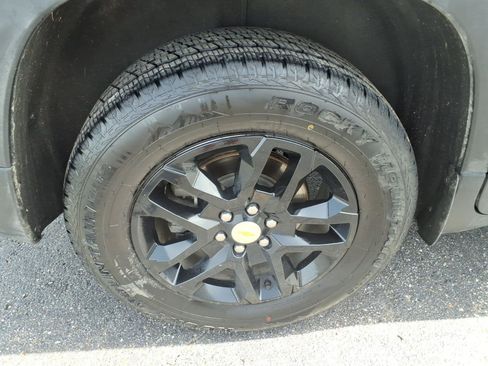 Used 2020 Chevrolet Traverse LT w/ LPO, Floor Liner Package FWD image 10