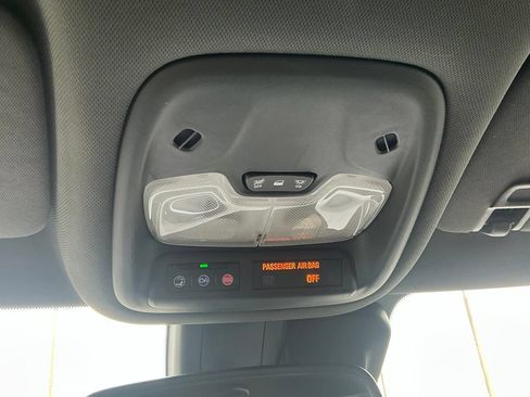 Used 2022 Chevrolet TrailBlazer ACTIV w/ Technology Package FWD image 43