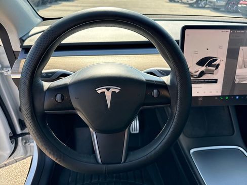 Used 2022 Tesla Model Y Performance image 14