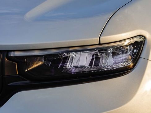 New 2025 Jeep Grand Cherokee L Altitude image 5