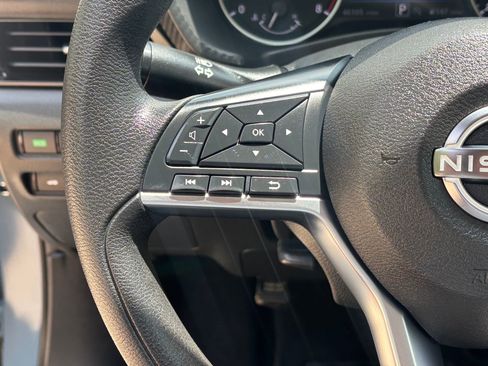 Used 2024 Nissan Sentra SV FWD image 15