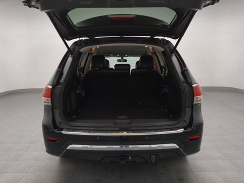 Used 2016 Nissan Pathfinder SL w/ SL Tech Package image 29