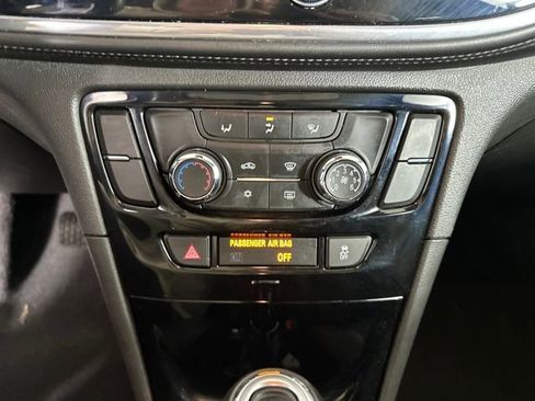 Used 2019 Buick Encore Sport Touring image 23