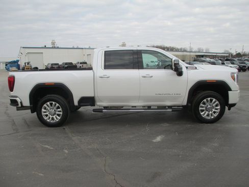 Used 2022 GMC Sierra 3500 Denali w/ Denali Ultimate Package image 3