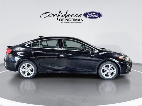 Used 2016 Chevrolet Cruze Premier image 10