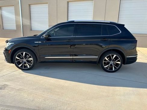 Used 2022 Volkswagen Tiguan SEL R-Line AWD/4WD image 9