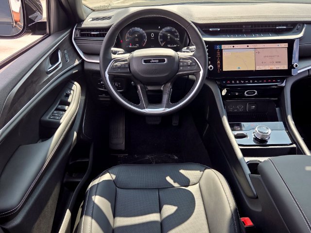 New 2027 Jeep Grand Cherokee Limited AWD/4WD image 13