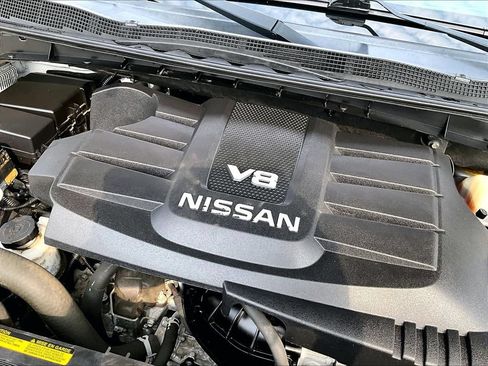 Used 2018 Nissan Titan SV w/ SV Convenience Package AWD/4WD image 35