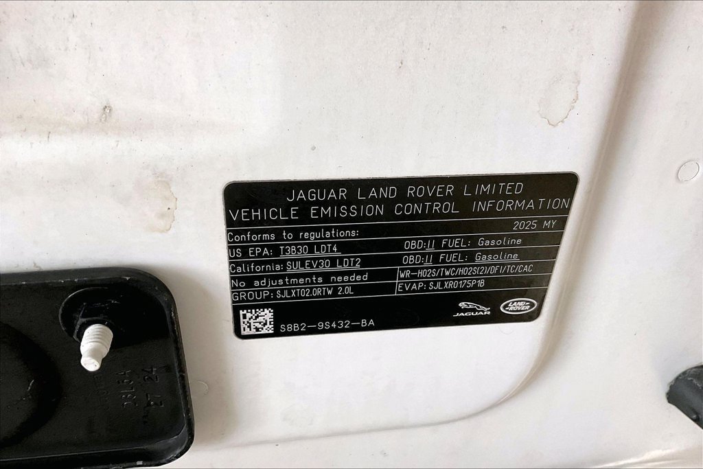Used 2025 Land Rover Defender 110 S AWD/4WD image 32