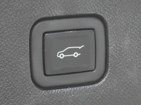 Used 2023 Cadillac XT6 Sport w/ Platinum Package image 32