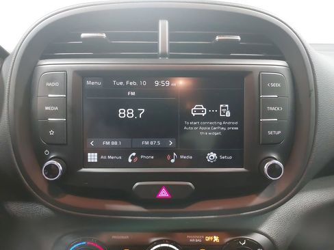 Used 2025 Kia Soul LX w/ LX Technology Package image 22