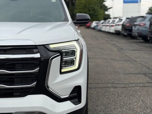 Used 2025 GMC Terrain Elevation AWD/4WD image 4
