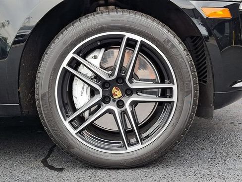 Certified 2021 Porsche Macan Turbo AWD/4WD image 12