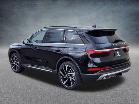 New 2026 Lincoln Corsair Reserve w/ Towing Package image 5