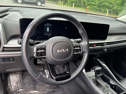 Used 2024 Kia Sorento S FWD image 30