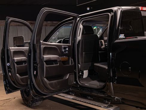 Used 2019 GMC Sierra 3500 Denali w/ Duramax Plus Package image 29